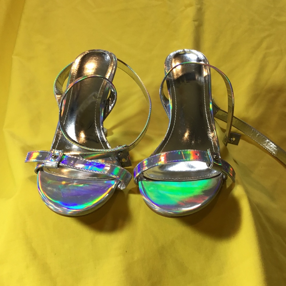 Cape Robbin Iridescent Silver Heels SZ11